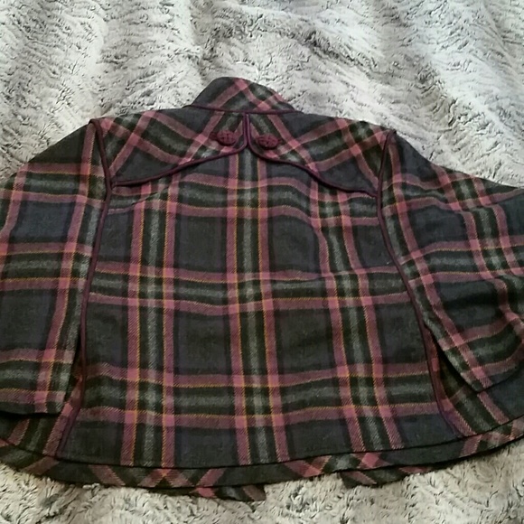 Purple plaid wool cape with faux pockets - Picture 6 of 8